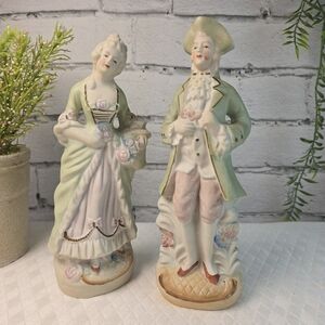 VINTAGE PORCELAIN COLONIAL COUPLE BISQUE FIGURINES MADE IN OCCUPIED JAPAN